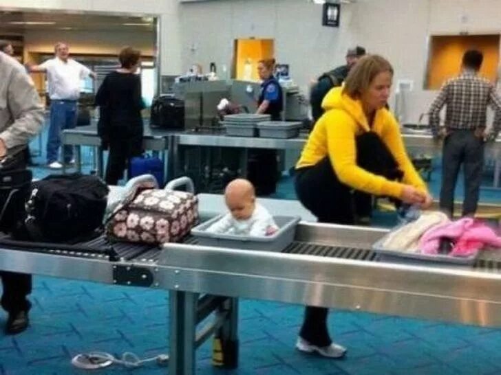 Прикольные фото в аэропорту 20+ Unexpected Airport Sightings That May Make You Chuckle Funny airport, Funnie