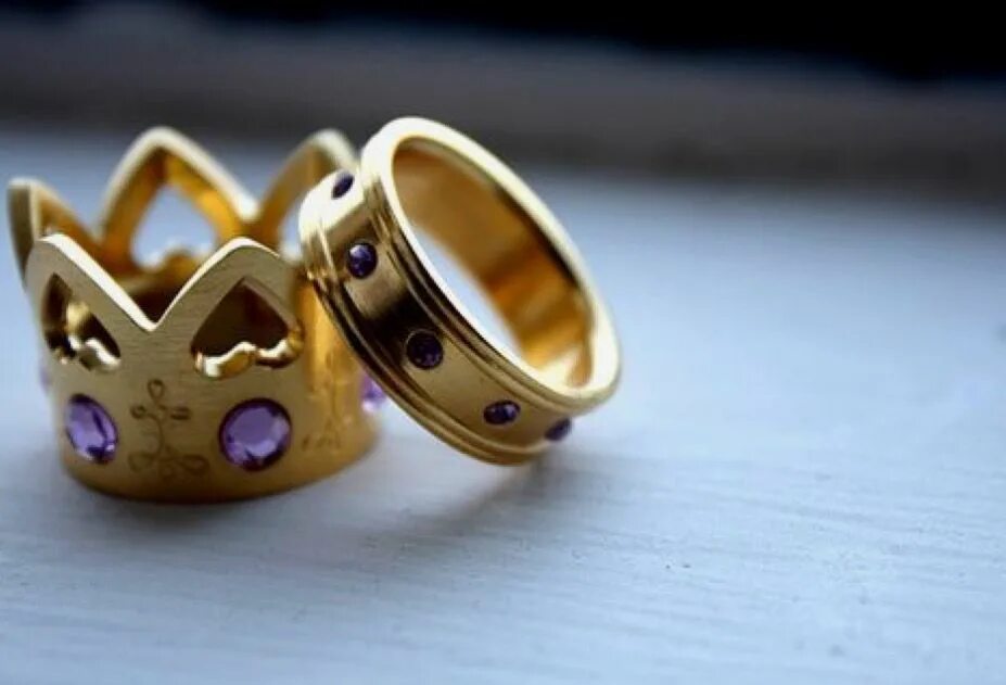 Прикольные кольца фото Pin by Chelle M. on all CROWN up Amazing wedding rings, Queen rings, Wedding rin