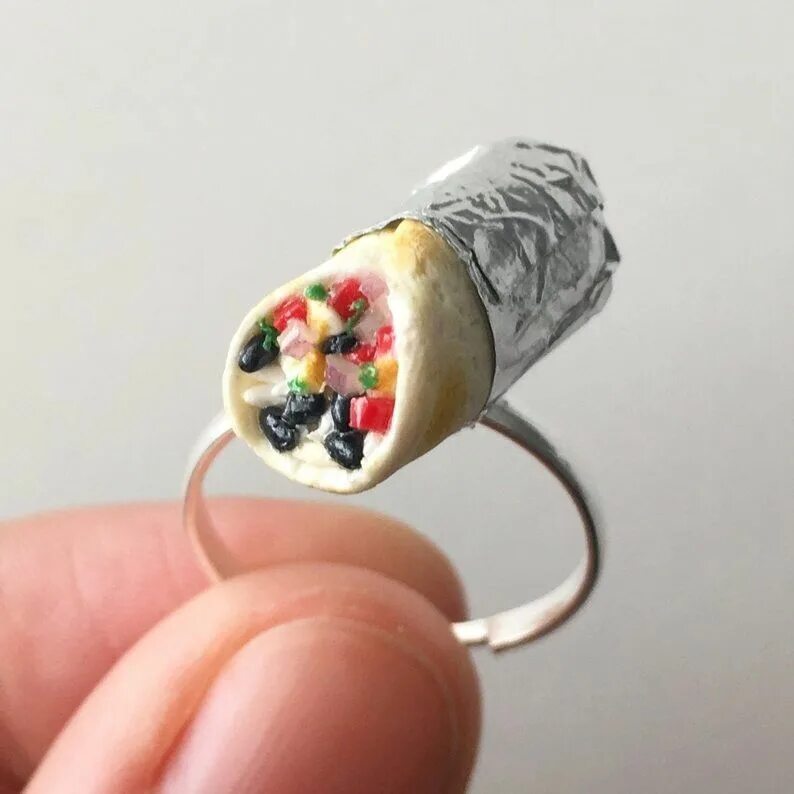 Прикольные кольца фото A burrito ring we propose you give to the love of your life, to make them love y