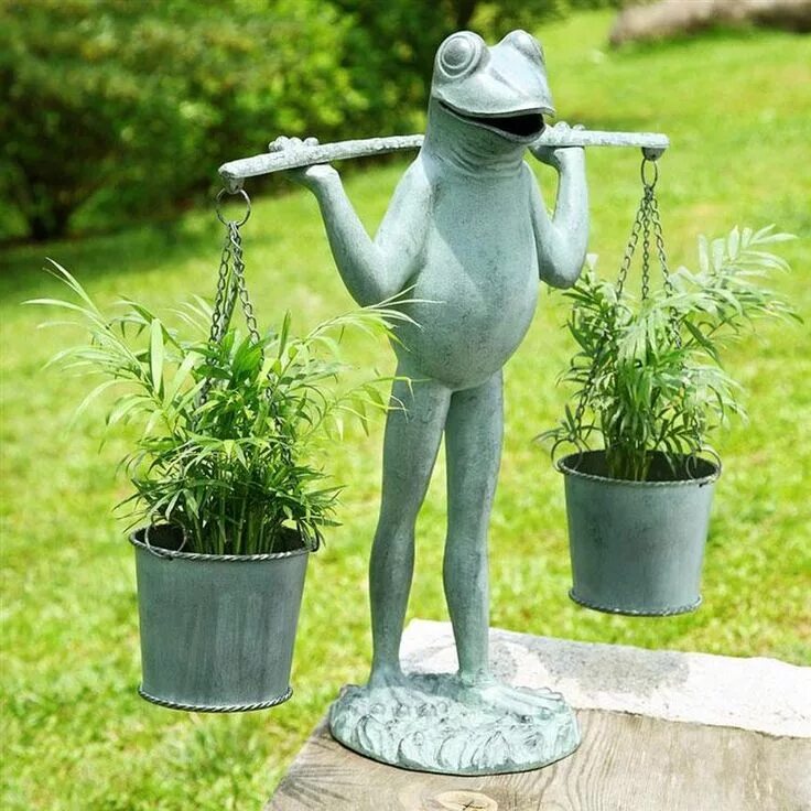 Прикольные сады фото Scottie Planter Holder Garden ornaments, Garden statues, Frog decor