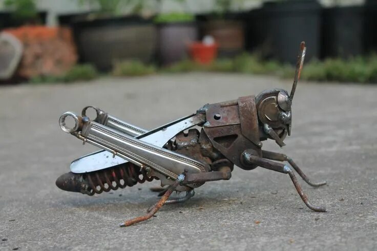 Прикольные самодельные Small sculpture (25 cm or 10 inches) in length of a field grasshopper made from 