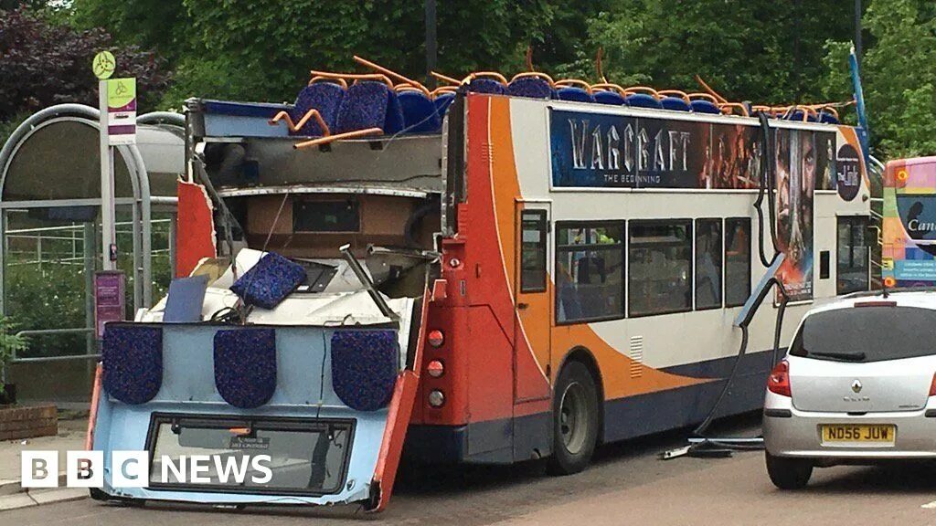 Прикольный автобус фото Bus loses roof in Basingstoke bridge crash - BBC News