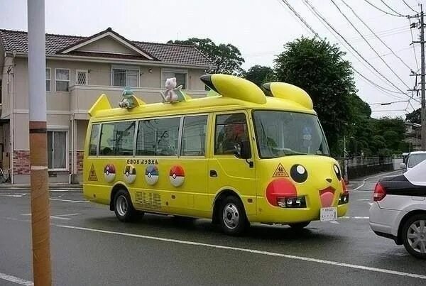 Прикольный автобус фото #This Can Only Happen In Japan Pokemon, Bus, School bus