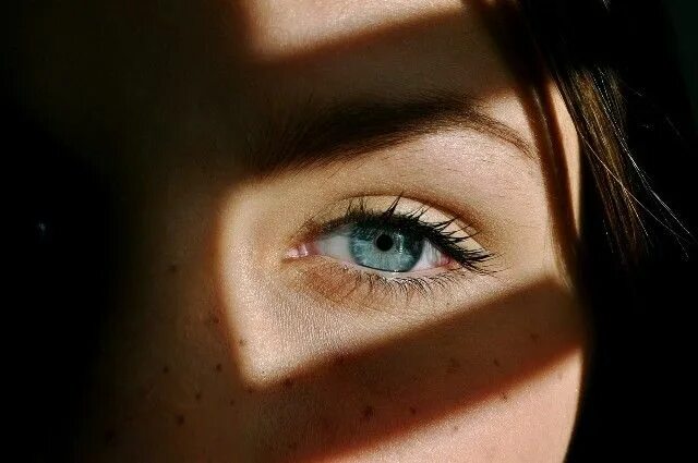 Прикрытые глаза фото Pin by Елена on ☀ ️sυ ท sнi ท є ☀ Aesthetic eyes, Eye photography, Pretty eyes