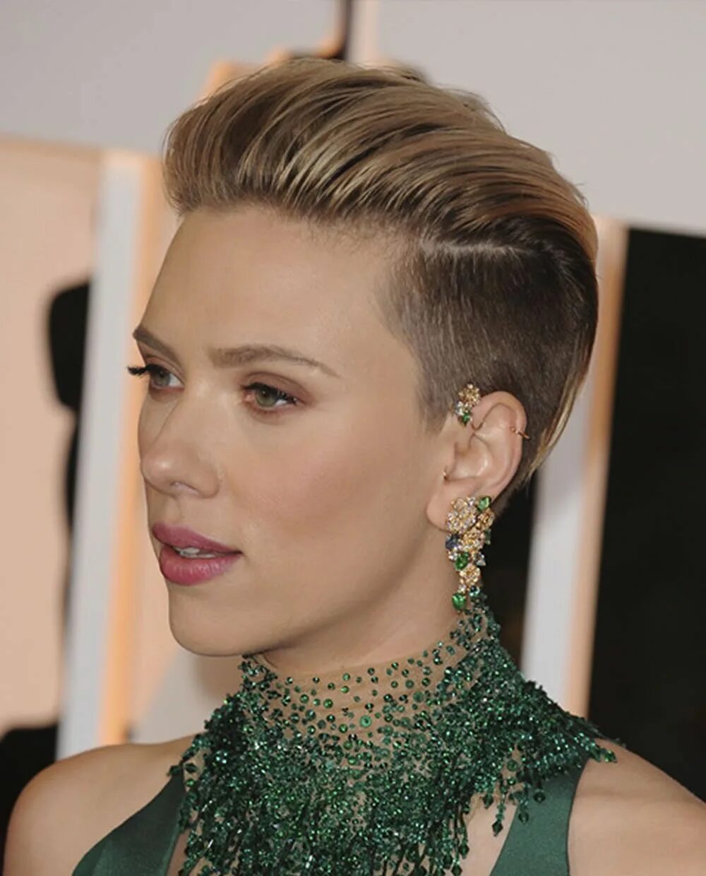 Прилизанная короткая прическа Scarlett Johansson's Hairstyles 2018 & Bob+Pixie Haircuts ... Short hair styles,