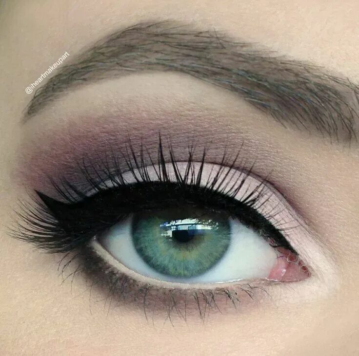 Пример макияжа глаз So pretty, soft and Bold ... Plum makeup, Makeup for green eyes, Matte makeup