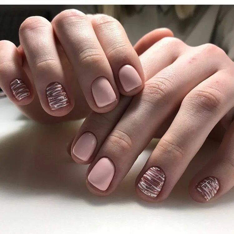 Пример маникюра на короткие Pin en Маникюр Manicura de uñas, Manicura para uñas cortas, Decorados para uñas 