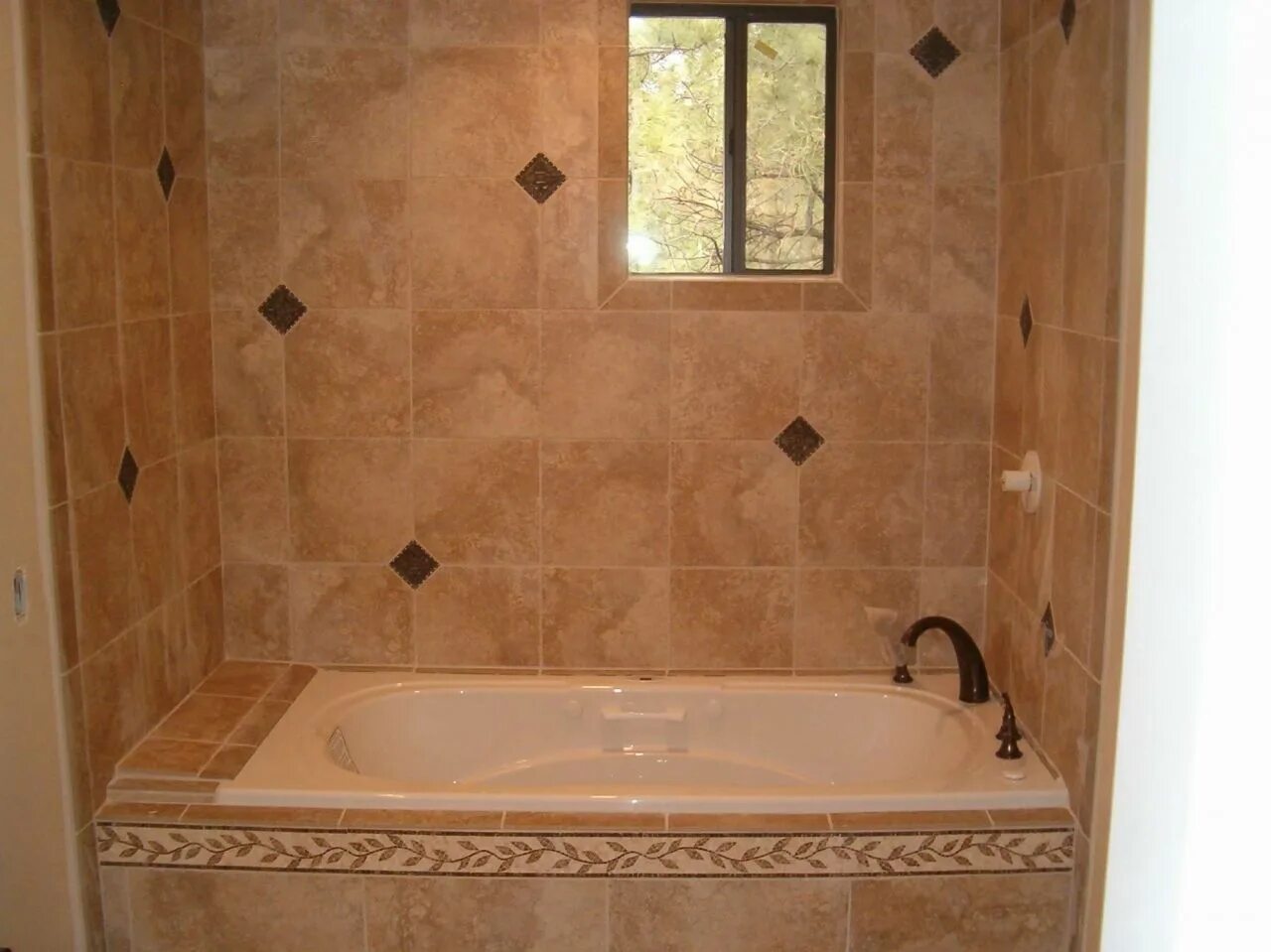 Пример отделки ванны Amazing Bathroom Shower And Tub Tile Ideas, By planning out the different items 