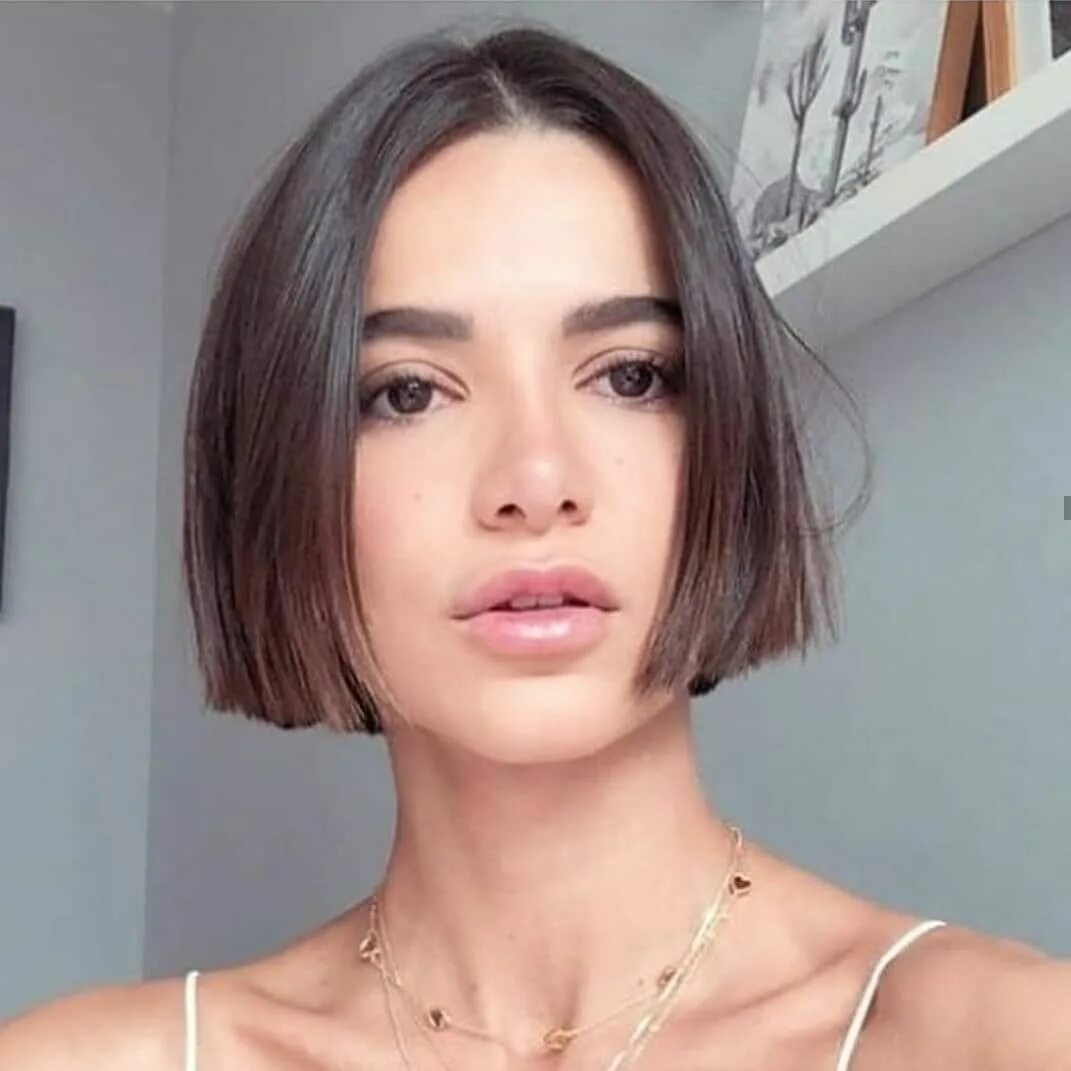 Примерить каре по фото @the_bob_haircut on Instagram: "Sempre bella @manugavassi beautiful bob! #bluntb