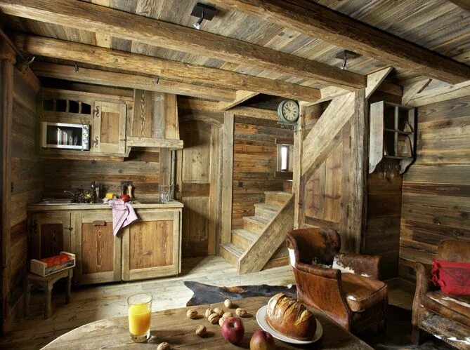 Примеры деревенских домов Un chalet miniature - Elle Décoration Cabin interiors, Rustic cabin interior, Ru