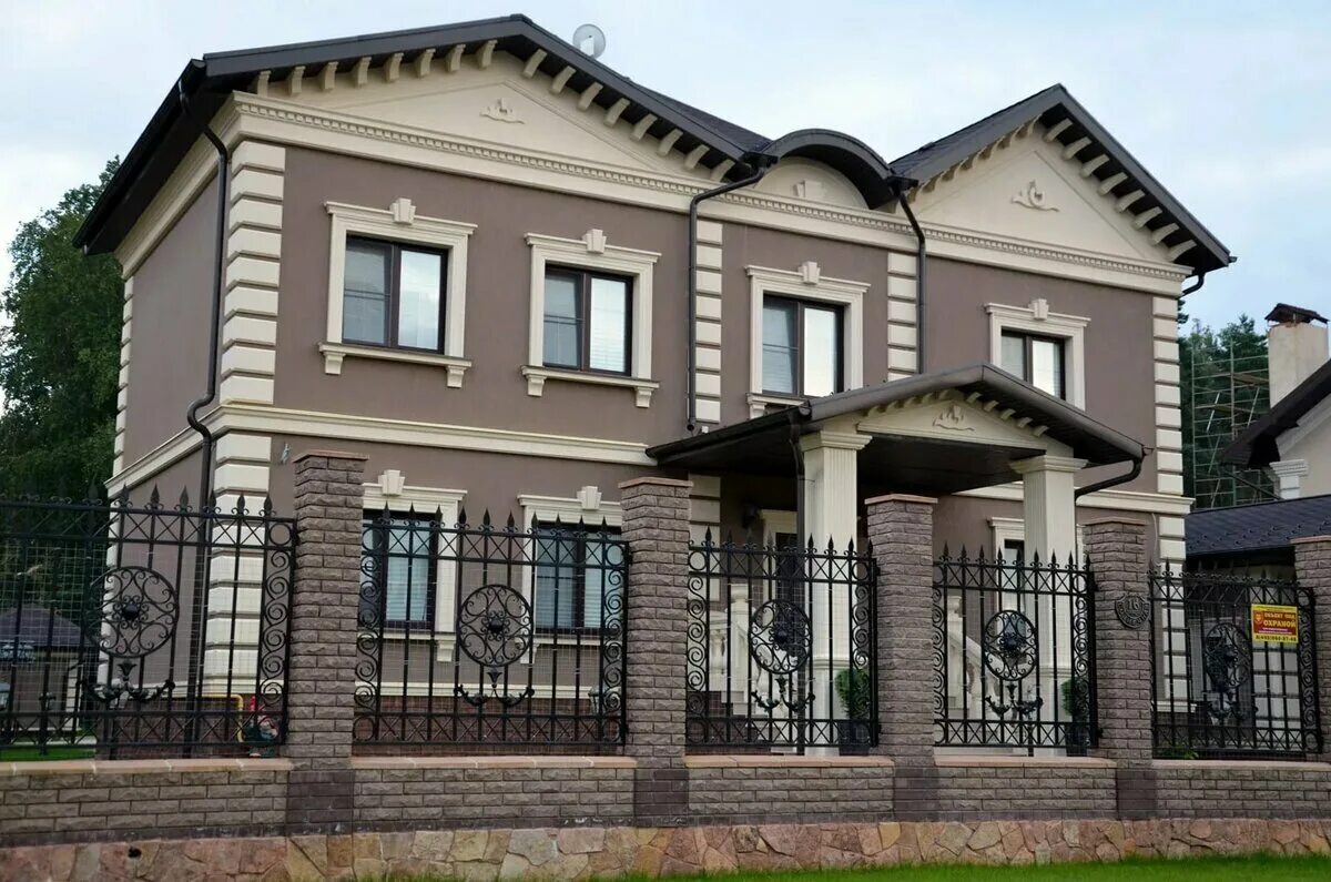 Примеры фасадов домов Architectural decoration factory, facades, Russia, Schyolkovo, Zavodskaya ulitsa