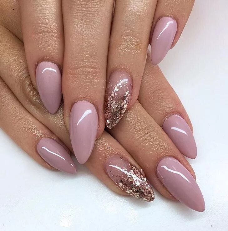 Примеры маникюра на овальные ногти Pin on nails Chloe nails, Almond nails designs, Gel nails