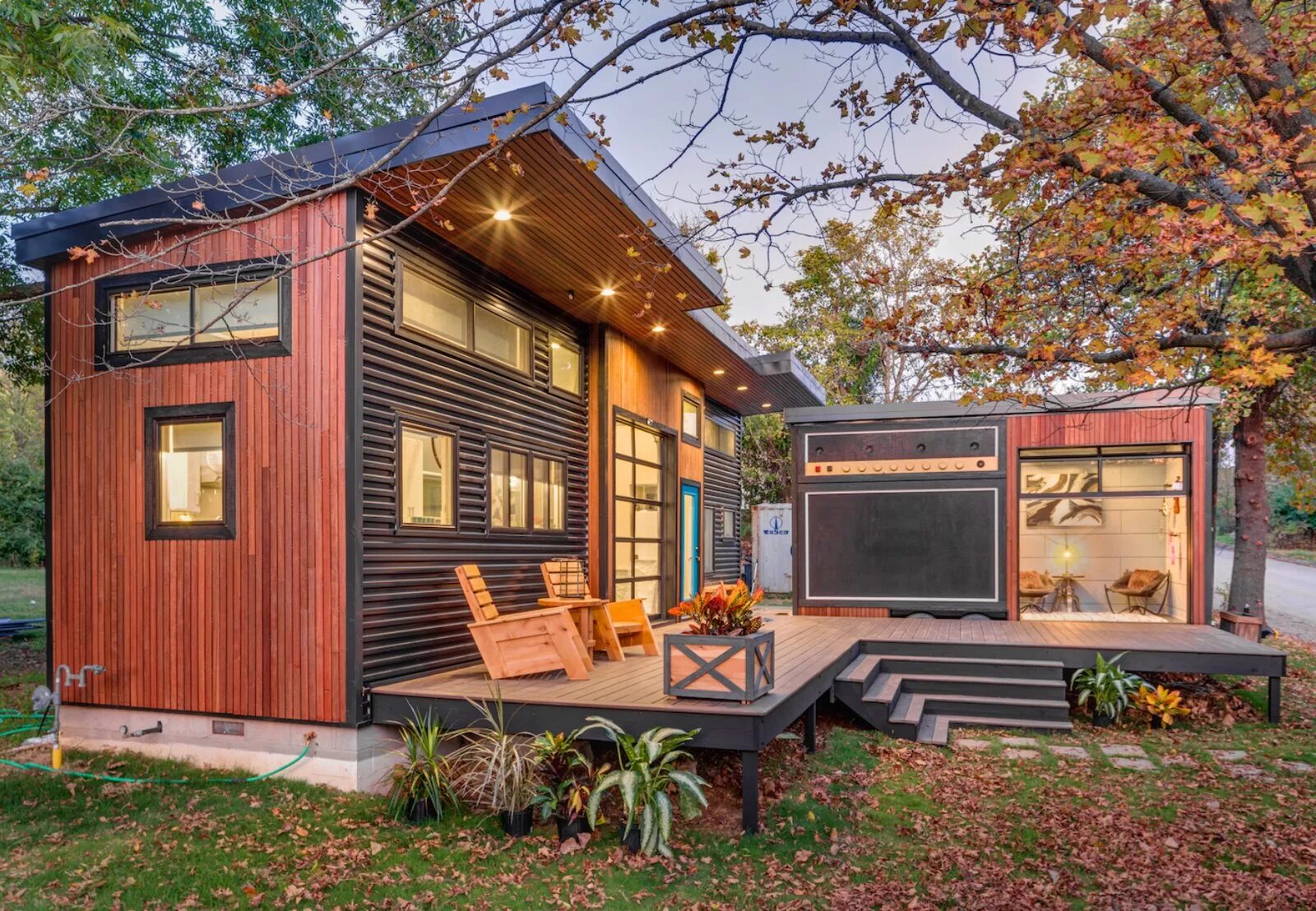 Примеры небольших домов Micah Harrison’s Saves from Amplified Tiny House - Dwell