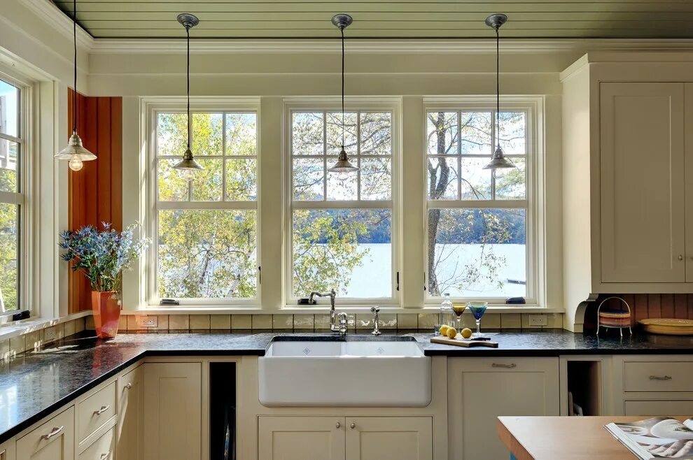 Примеры окон в частных домах Rustic Kitchen - Рустика - Кухня - Берлингтон Houzz Россия