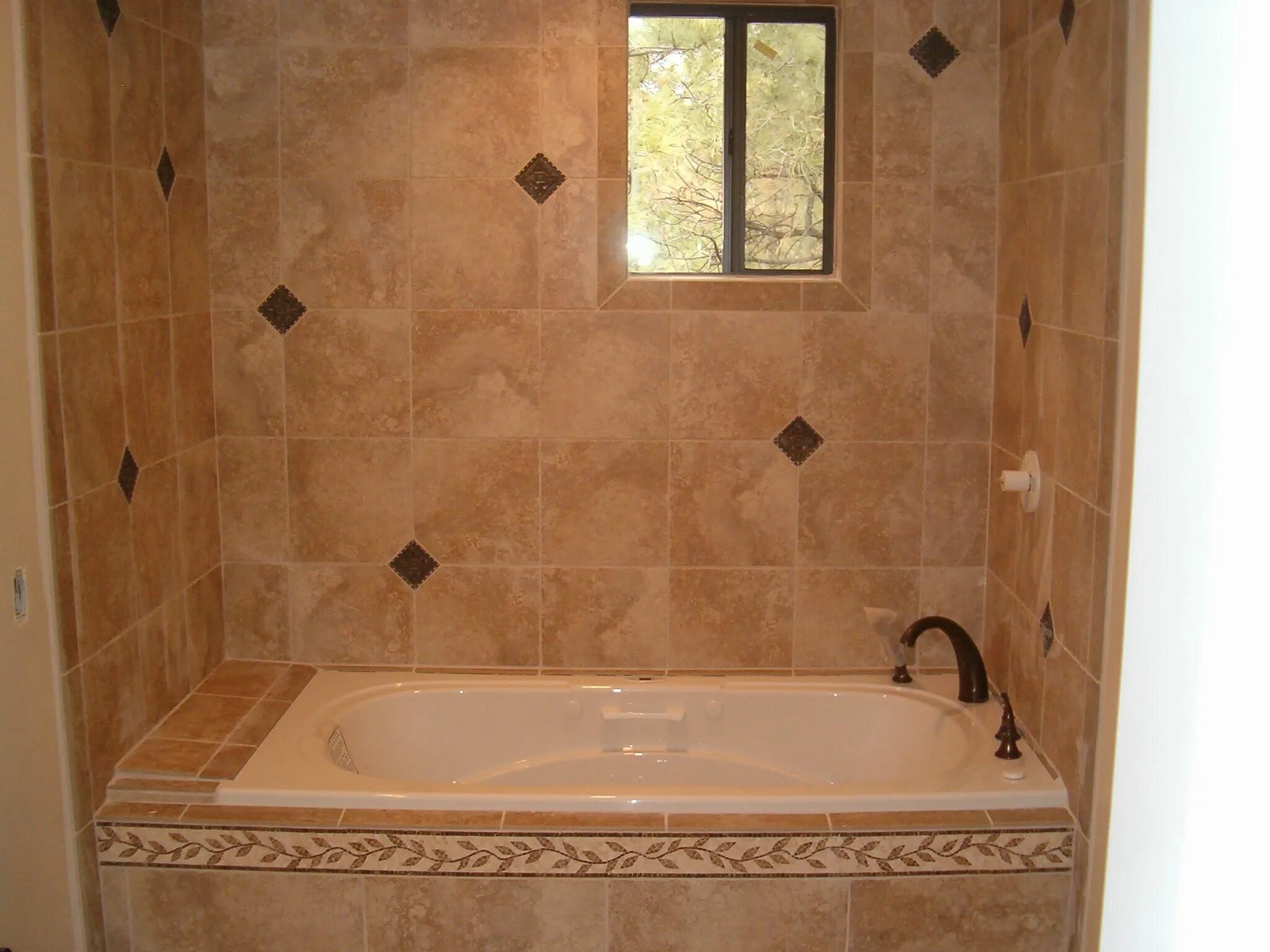 Примеры отделки ванны плиткой tile ideas around tub - Google Search bathroom ideas