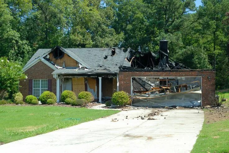 Примеры разрушения домов Roswell, GA Fire Damage Restoration and Repair Services Homeowner, House fire, F