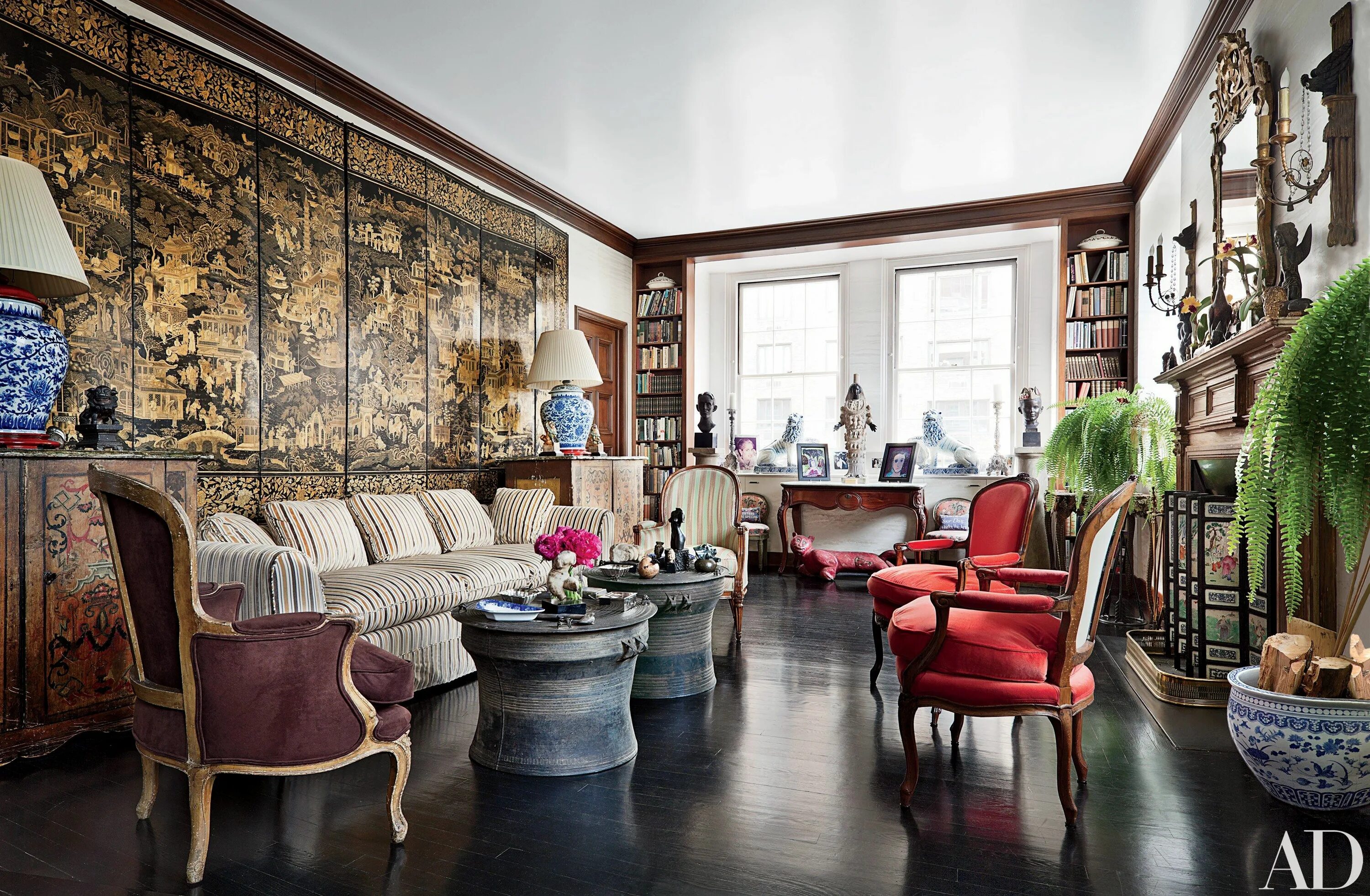 Примеры стилей интерьера фото Look Inside an Eclectic Prewar Manhattan Apartment Eclectic house, Manhattan apa