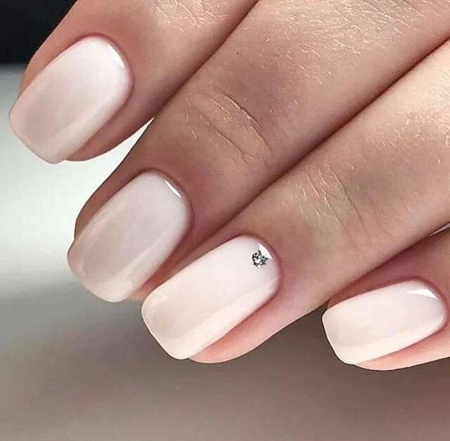 Примеры светлого маникюра Pin on Маникюр Nails, Shiny nails glitter, Trendy nails