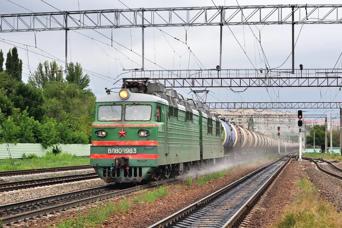 Примыкание саратов заводской район фото ВЛ80Т-1983 - Photo - RailGallery