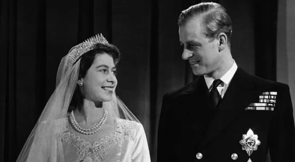 Принц филипп и королева елизавета фото Prince Philip dies at 99: Queen Elizabeth and Prince Philip relationship and wed