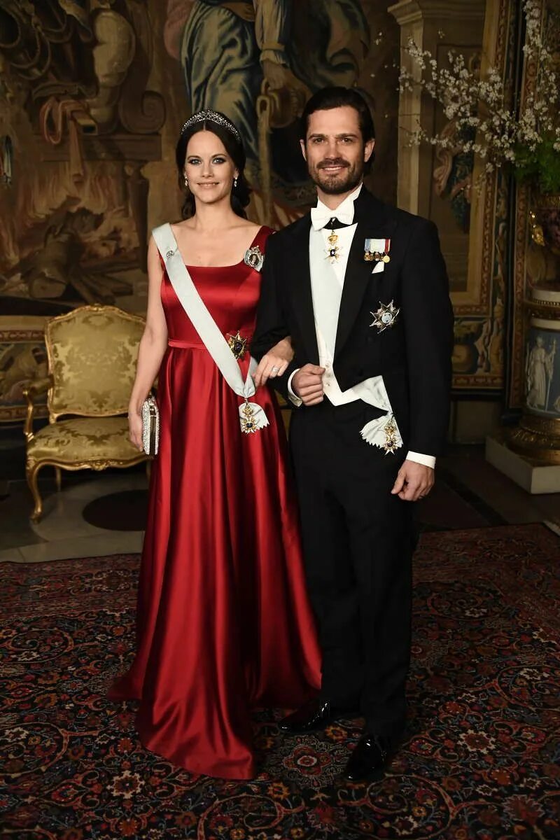 Принц карл фото Prince Carl Philip and Princess Sofia Vestidos reales, Sofia de suecia, Estilo r