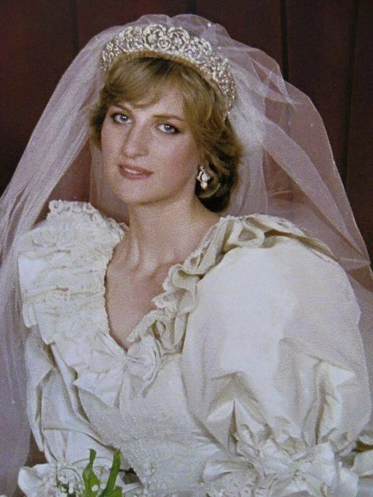 Принцесса диана свадьба фото Pin by Simone Stein on Royal family Diana wedding, Princess diana wedding, Princ