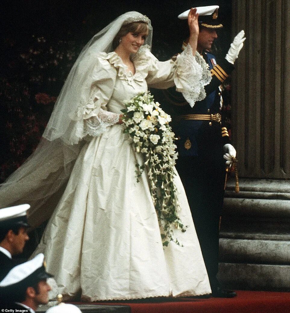 Принцесса диана свадьба фото Everything you didn't know about Charles and Diana's wedding ceremony Daily Mail