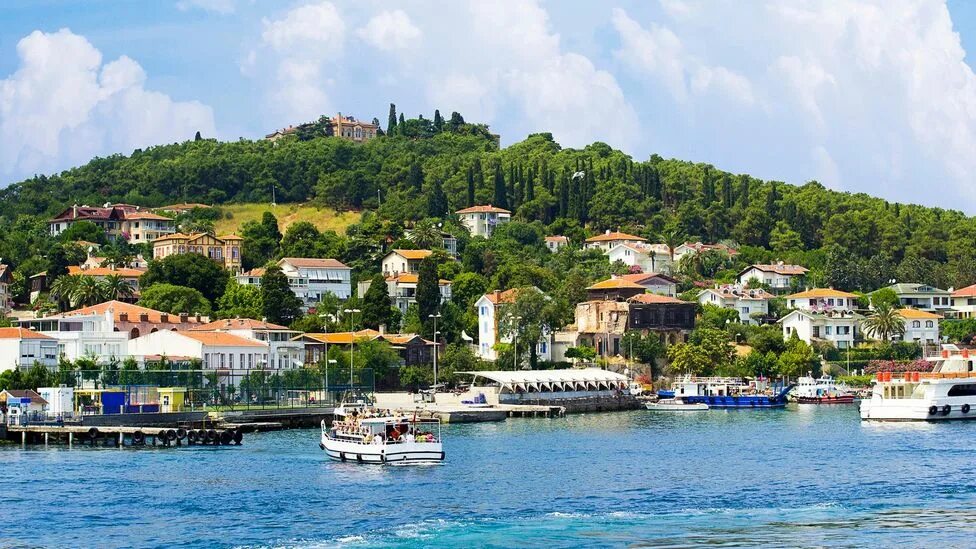 Принцевы острова в стамбуле фото Adalar: Explore the Ottoman past on Istanbul's car-free islands - BBC Travel