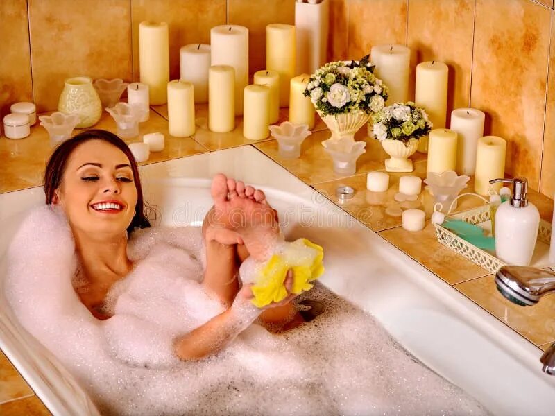 Принять ванну фото Woman Relaxing at Home Bath. Stock Image - Image of lying, bubble: 34069461