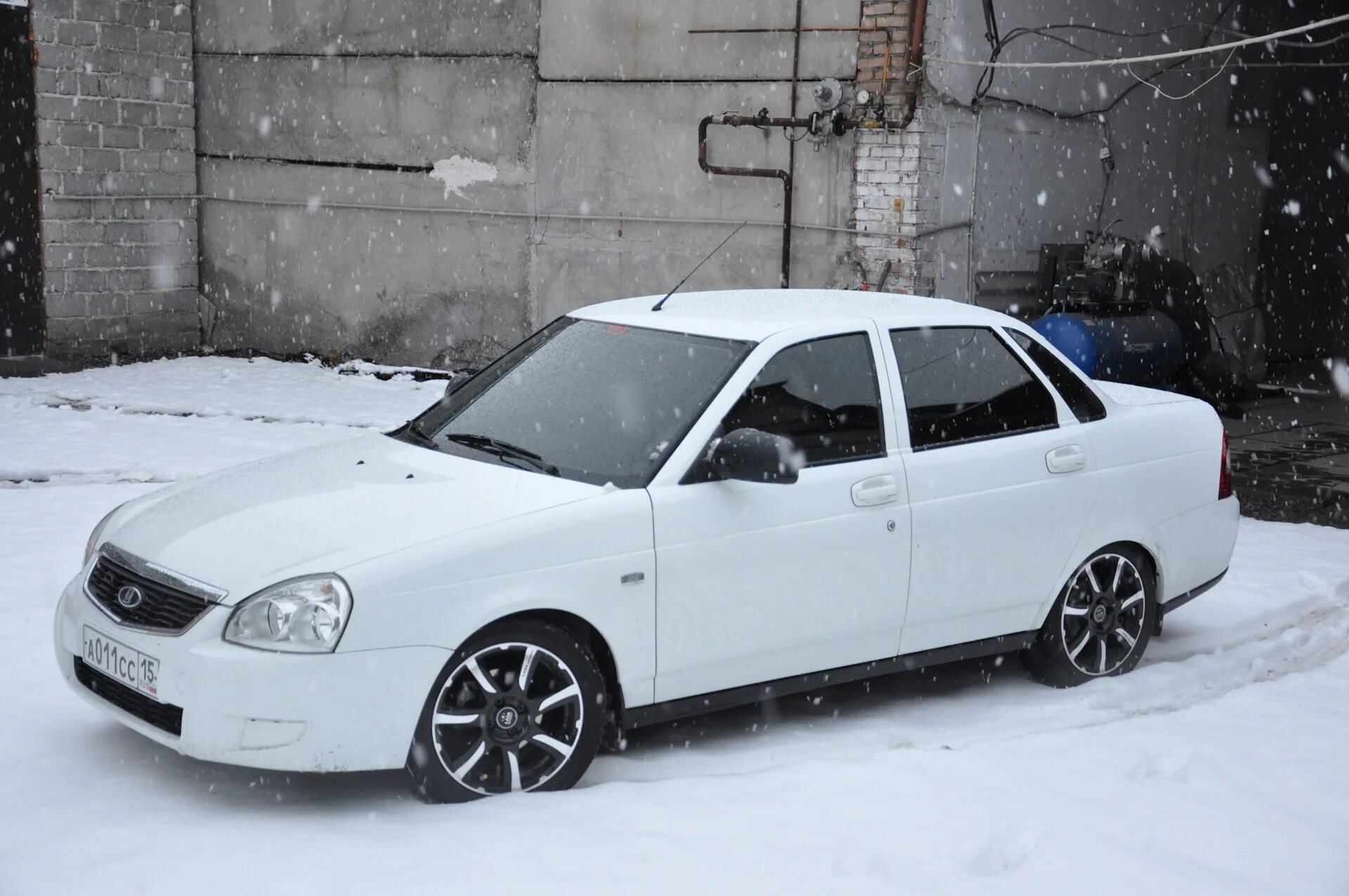 Приора 12 фото Помощь в выборе дисков - Lada Приора седан, 1,6 л, 2015 года колёсные диски DRIV