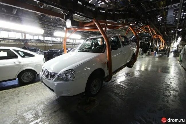 Приора с завода фото Тест-драйв ВАЗ Lada Priora 2170: Последняя молодость