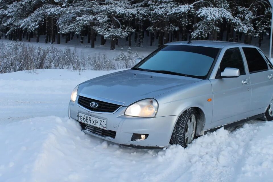 Приора снежная королева фото зимняя фотосессия - Lada Приора седан, 1,7 л, 2008 года фотография DRIVE2