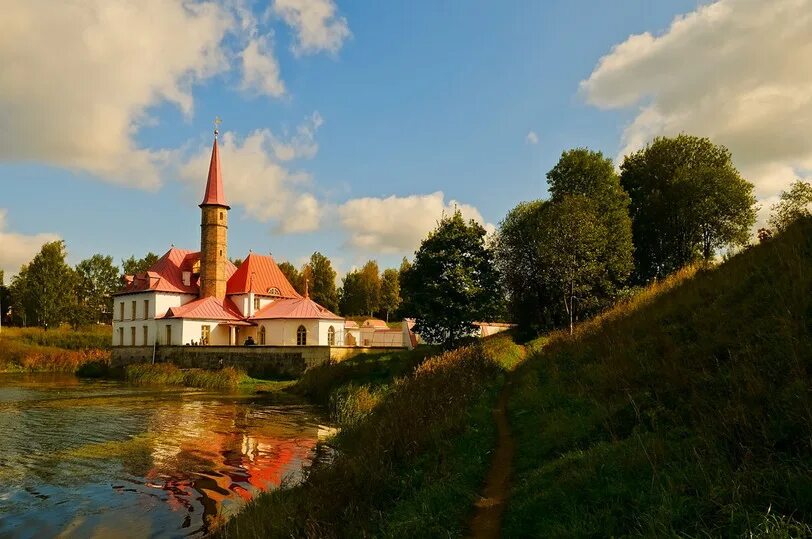 Приоратский дворец фото В приложение maps.me появился маршрут по самым мистическим местам Ленобласти - М