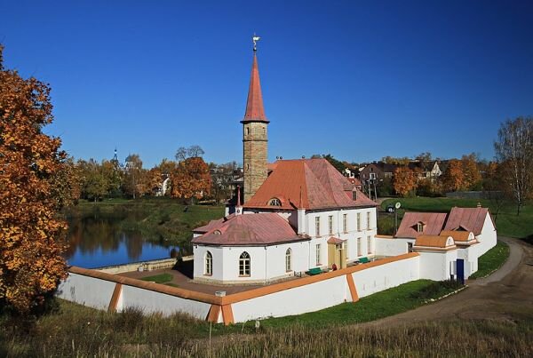 Приоратский дворец ул чкалова 22а фото Землебитные стены бесплатные, и одновременно - прочные, долговечные и даже теплы