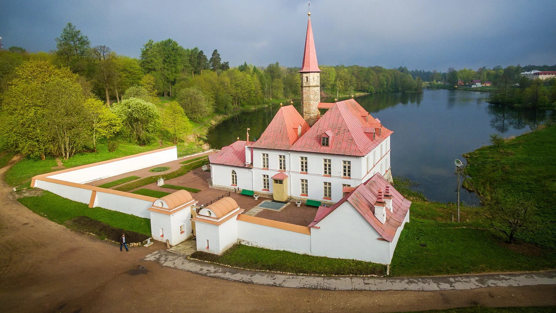 Приоратский дворец в гатчине фото внутри 3 unusual palaces of the most mysterious Russian emperor, Paul I - Russia Beyond