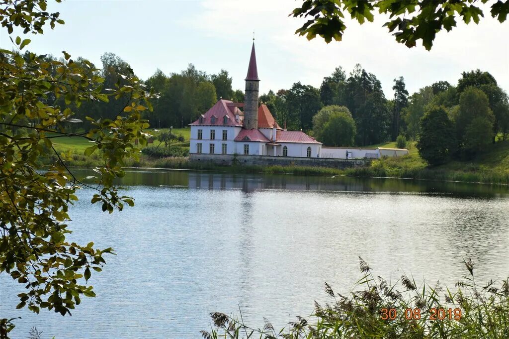 Приоратский замок в гатчине фото Фото: Приоратский дворец, музей, Россия, Гатчина, ул. Чкалова, 22А - Яндекс.Карт