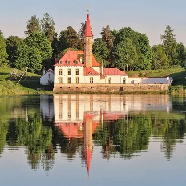 Приоратский замок в гатчине фото Приоратский дворец в Гатчине. #санктпетербург@krasiviipiter #красивыйпитер@krasi