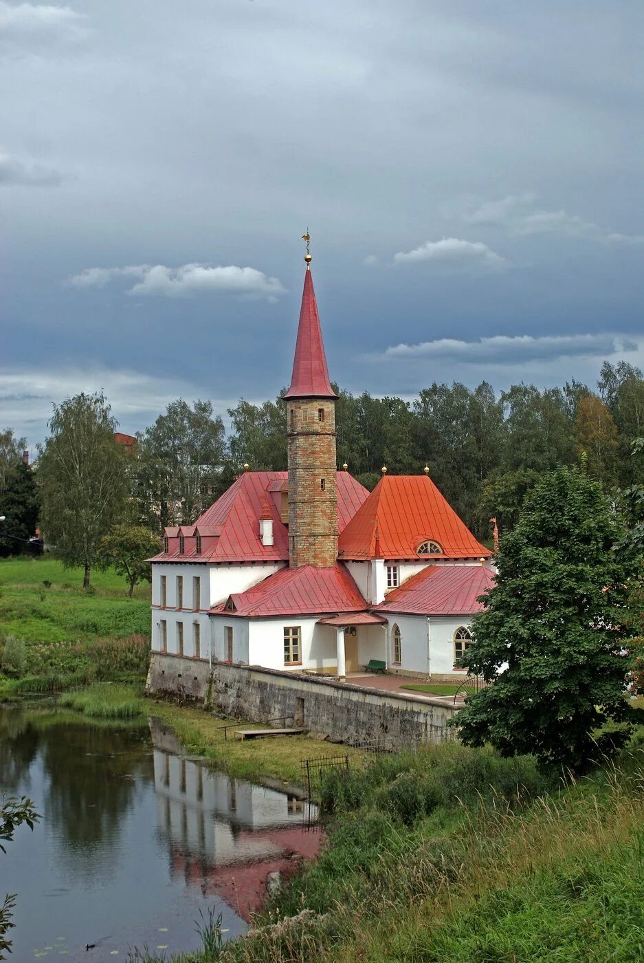 Приоратский замок в гатчине фото Приоратский дворец в гатчине режим работы