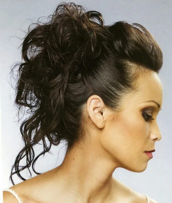 Приподнятые волосы прическа Mohawk updo Hair, Long hair styles, Hair styles