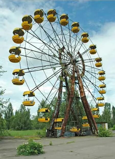 Припять фото колеса обозрения Pripyat, Ukraine Pripyat amusement park Abandoned city, Abandoned theme parks, A