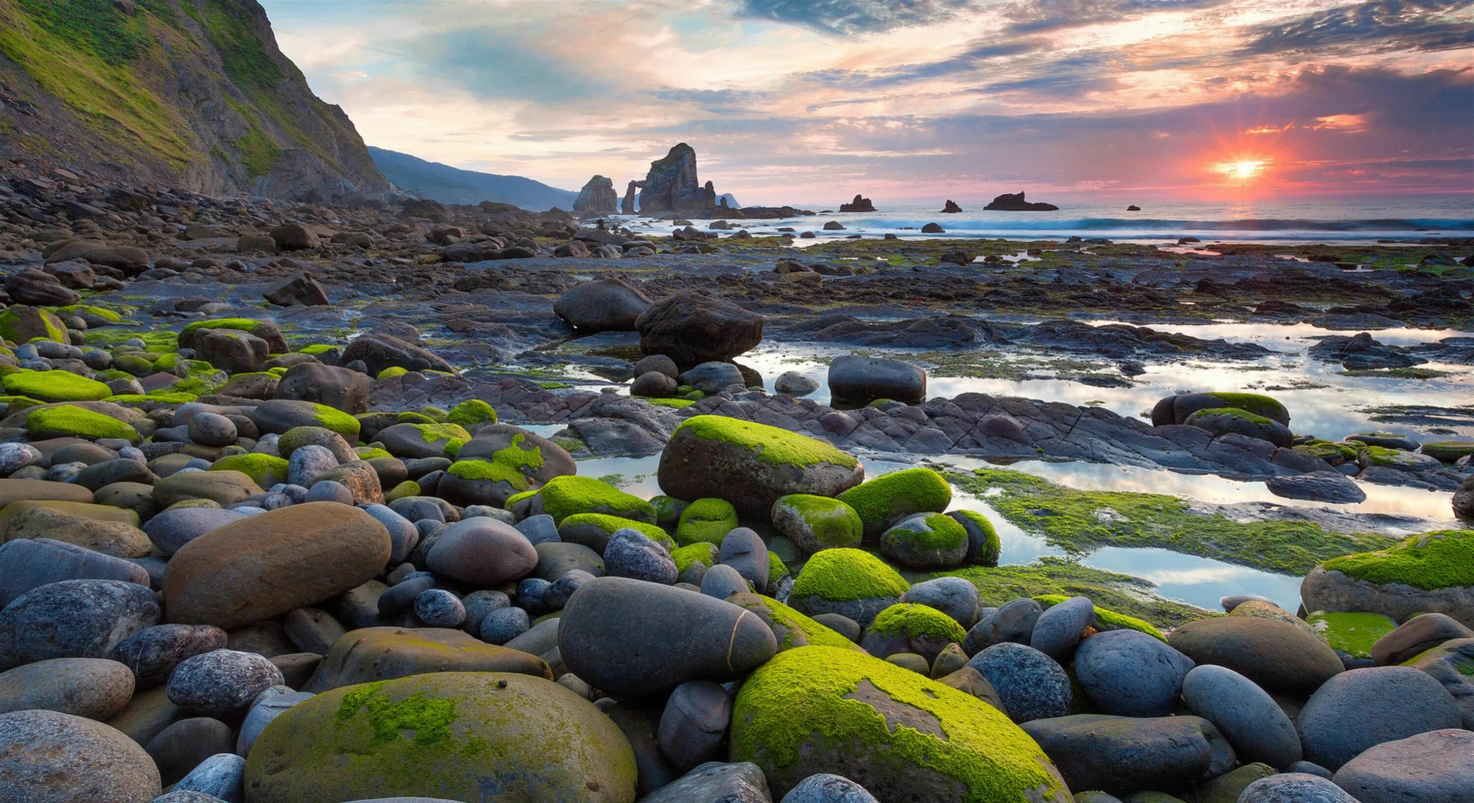 Природа фото берег Sunset with green moss rock 7680 × 4320 * /r/EarthPorn Hd nature wallpapers, Sun