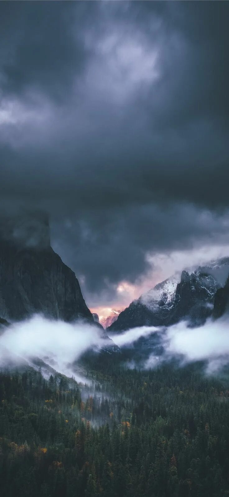 Природа фото на айфон brown rocky mountain under gray sky Iphone wallpaper mountains, Landscape photog