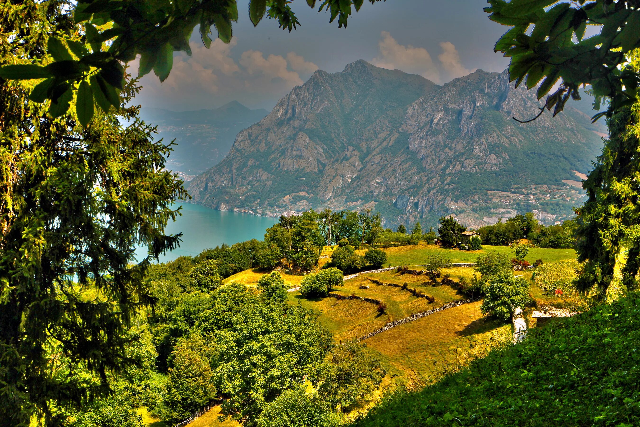 Природа италии фото Обои для рабочего стола Италия Monte Isola Lombardy HDRI 2700x1800