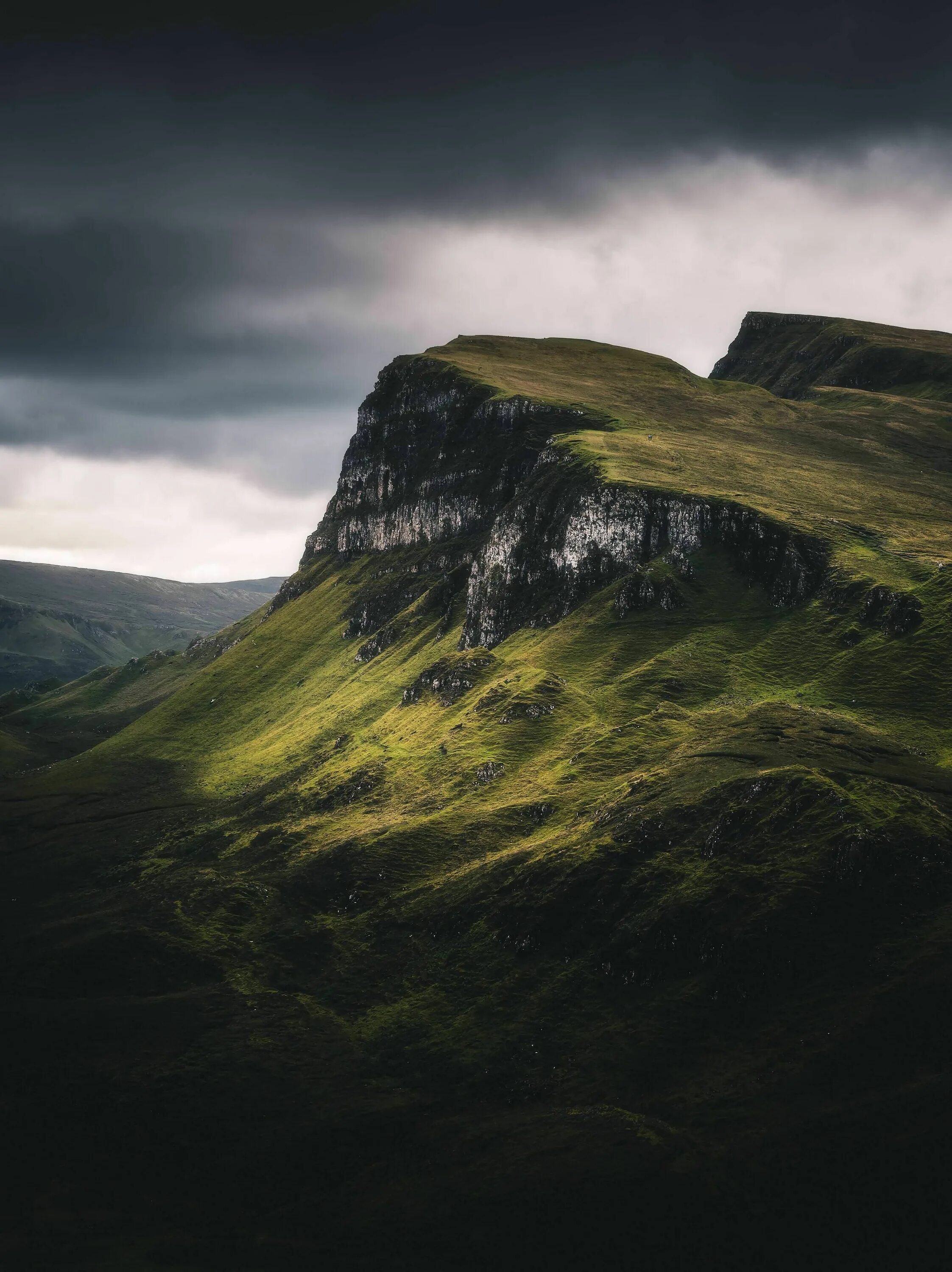 Природа шотландии фото Scotland has definitely an amazing scenery to offer. The Quiraing on the Isle of