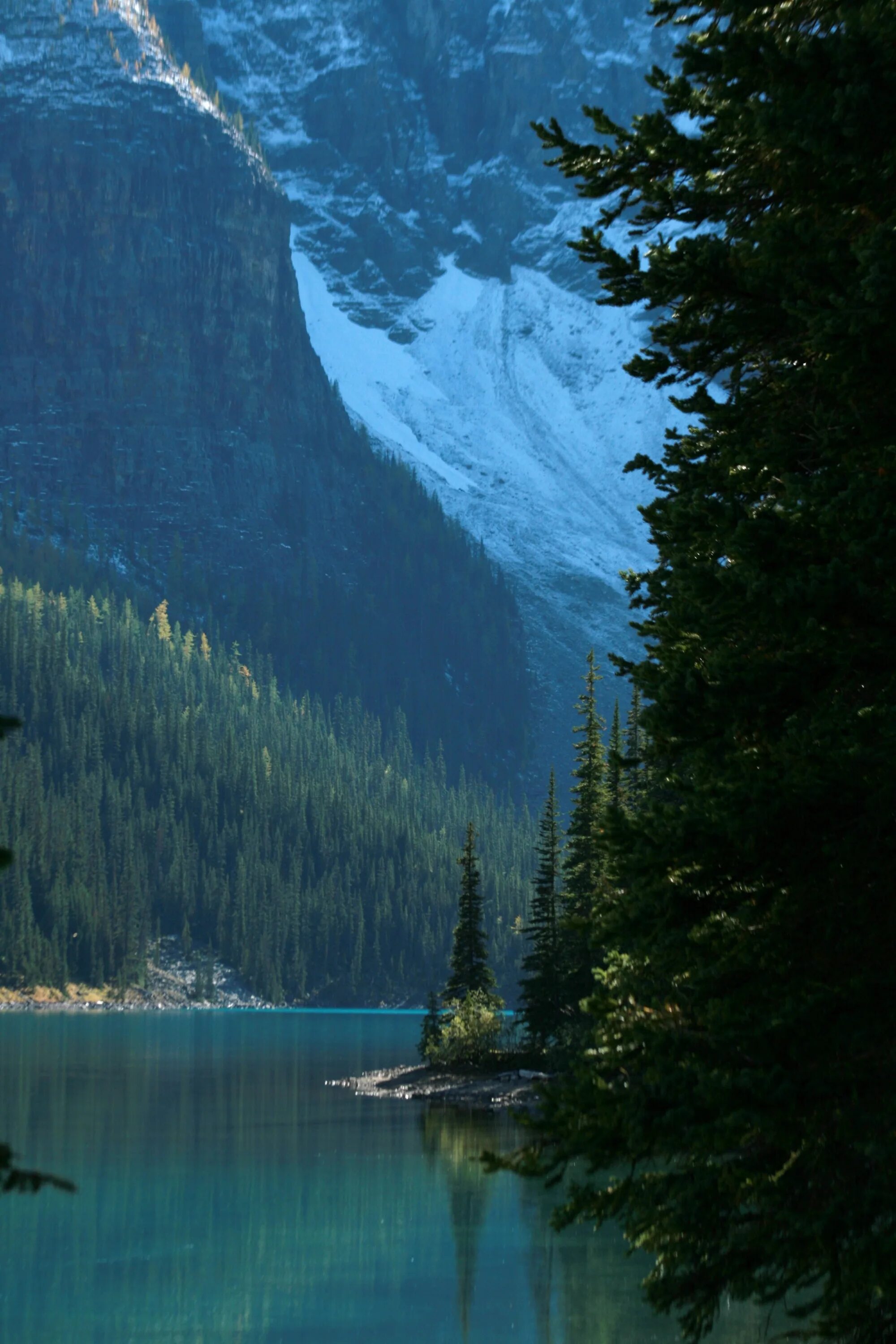 Природа вертикальное фото Autumn in the Forests, Lakes, and Mountains of Canada U.S. Geological Survey