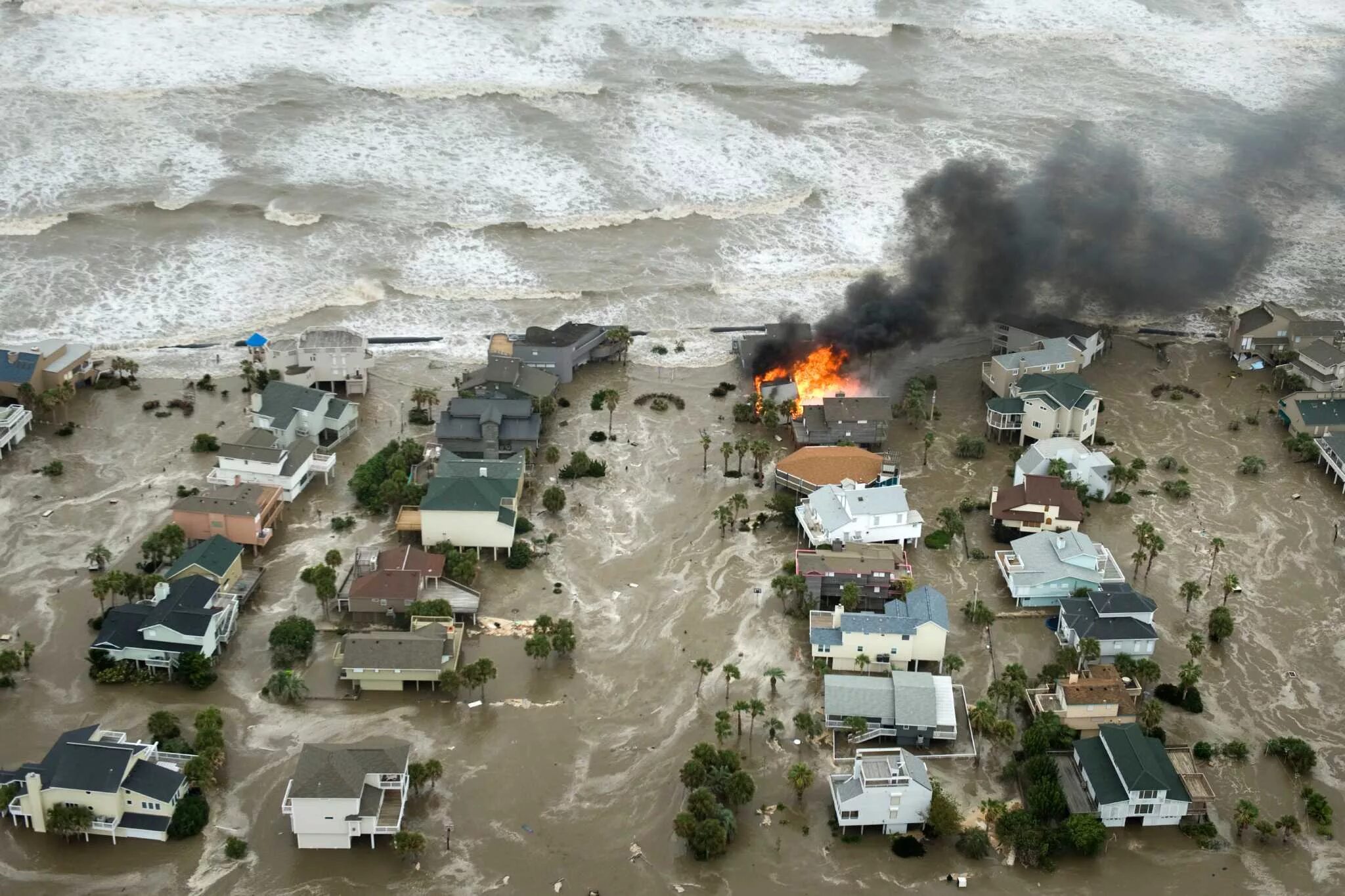 Природные чс фото Photos: The worst hurricanes in Texas history - Houston Chronicle