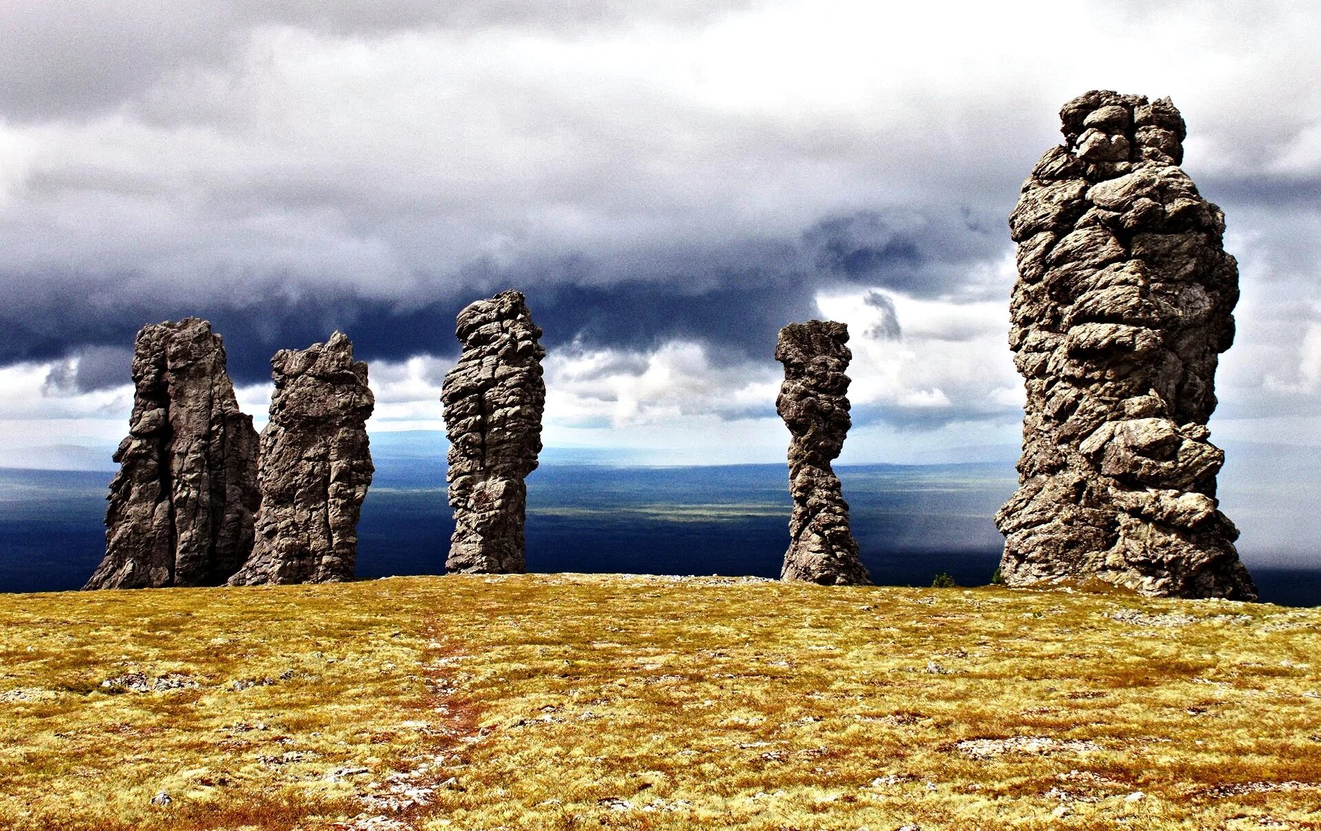 Природные достопримечательности республики коми фото с описанием Photo: Manpupuner Ridge Weathering Pillars, nature, Komi Republic, munitsipalny 