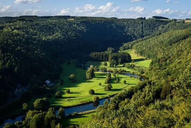 Природные ресурсы франции фото Valley of the river Semois https://www.holidayfactors.com/belgium/ Travel, Outdo