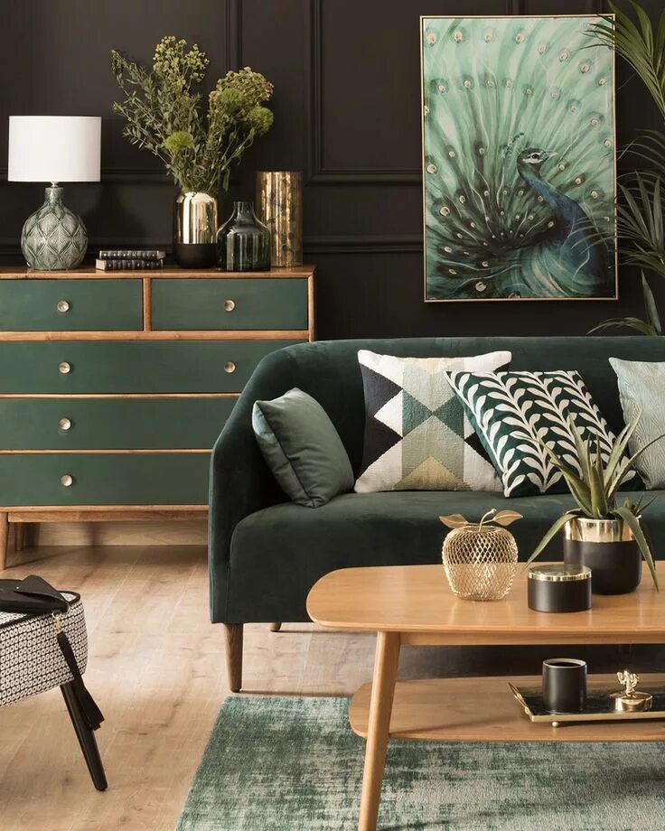 Природные цвета в интерьере Stylish Green Living Room with Plants