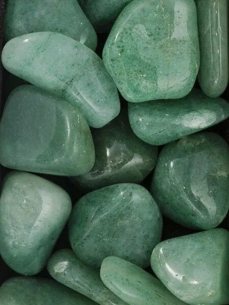 Природный камень зеленого цвета название фото Aquarius: Clear Quartz, Green Aventurine Mint green aesthetic, Green wallpaper, 